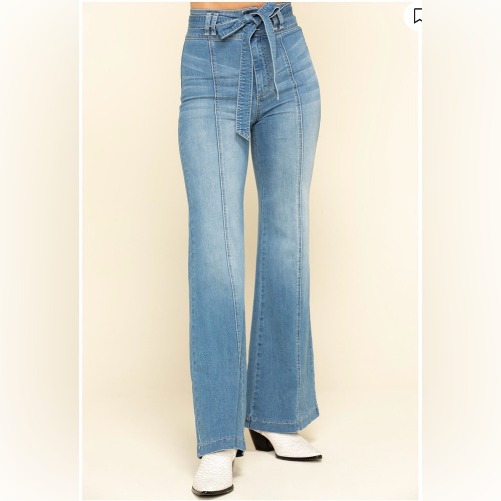 Flare, hi-waist blue jean with tie